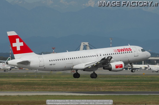 2007-08-24 Malpensa 982  HB-IJJ Airbus A320 Swiss International Airlines.jpg